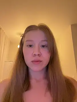 Snapshot of Eva_Weyne chatting on May 7, 9:31 pm Eva Weyne online show from May 7, 9:31 pm