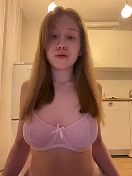 Snapshot of Eva_Weyne chatting on May 28, 7:55 pm Eva Weyne online show from May 28, 7:55 pm