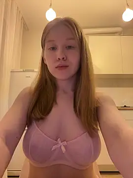 Snapshot of Eva_Weyne chatting on May 31, 9:38 pm Eva Weyne online show from May 31, 9:38 pm