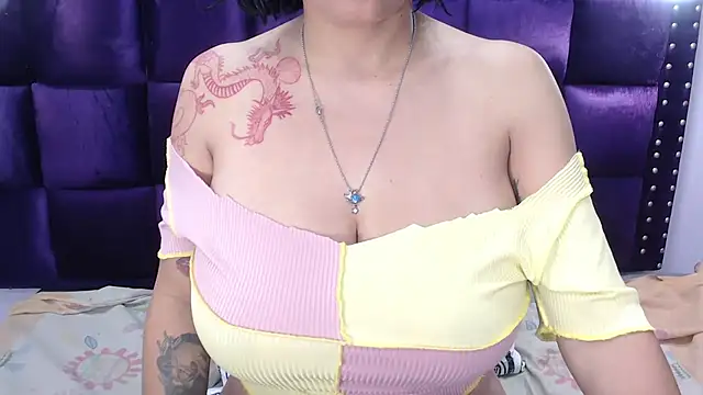 LindaKardi online show from October 14, 4:52 pm