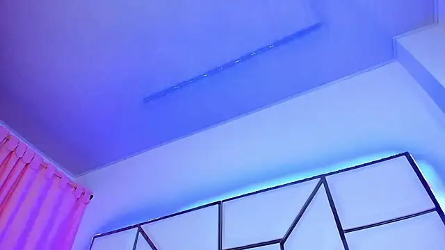 Snapshot of SarayRoyse chatting on January 23, 10:11 pm SarayRoyse online show from January 23, 10:11 pm