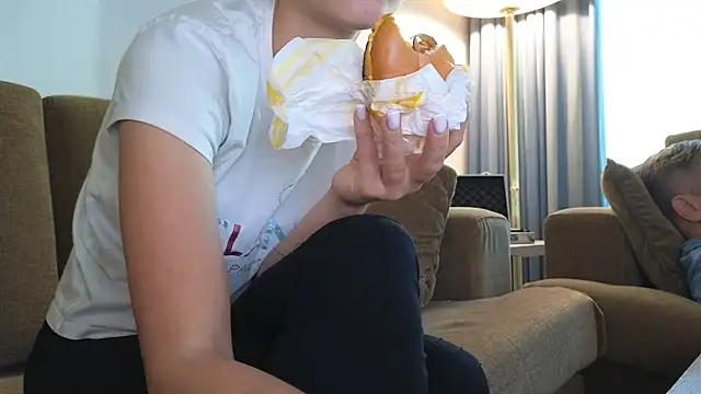 Mr-and-Mrs-Smith online show from September 24, 1:36 pm