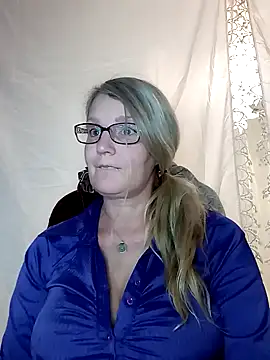irinamaux online show from January 9, 5:33 pm