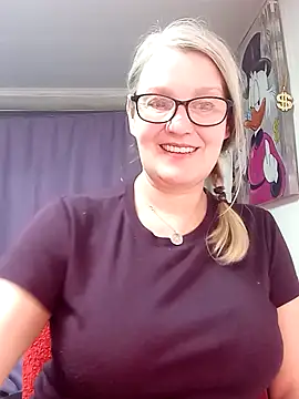 Snapshot of irinamaux chatting on March 1, 6:32 pm irinamaux online show from March 1, 6:32 pm