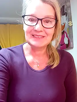Snapshot of irinamaux chatting on March 7, 11:02 pm irinamaux online show from March 7, 11:02 pm