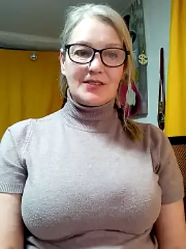 Snapshot of irinamaux chatting on March 17, 5:27 pm irinamaux online show from March 17, 5:27 pm