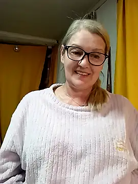 Snapshot of irinamaux chatting on March 23, 11:42 pm irinamaux online show from March 23, 11:42 pm