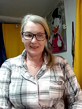 Snapshot of irinamaux chatting on March 26, 5:18 pm irinamaux online show from March 26, 5:18 pm