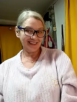 Snapshot of irinamaux chatting on March 28, 11:59 pm irinamaux online show from March 28, 11:59 pm