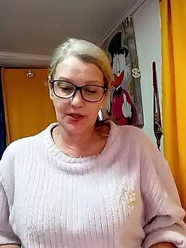 Snapshot of irinamaux chatting on March 29, 12:05 pm irinamaux online show from March 29, 12:05 pm