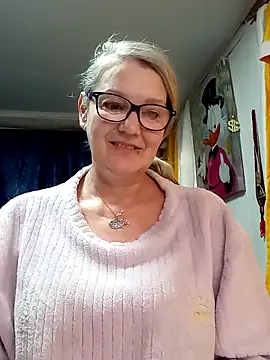 Snapshot of irinamaux chatting on April 3, 5:16 am irinamaux online show from April 3, 5:16 am