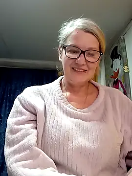 Snapshot of irinamaux chatting on April 8, 2:50 pm irinamaux online show from April 8, 2:50 pm