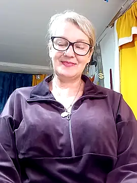 Snapshot of irinamaux chatting on April 18, 7:58 pm irinamaux online show from April 18, 7:58 pm