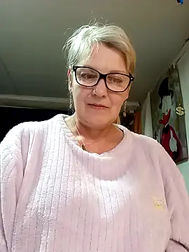 Snapshot of irinamaux chatting on April 20, 11:28 pm irinamaux online show from April 20, 11:28 pm