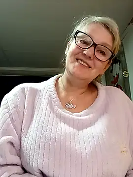 Snapshot of irinamaux chatting on April 21, 2:51 am irinamaux online show from April 21, 2:51 am
