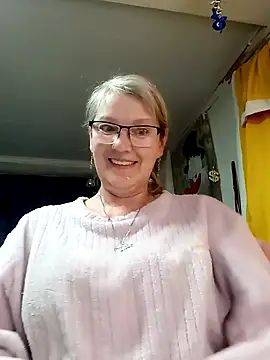 Snapshot of irinamaux chatting on April 30, 1:01 am irinamaux online show from April 30, 1:01 am