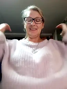 Snapshot of irinamaux chatting on May 7, 9:31 pm irinamaux online show from May 7, 9:31 pm