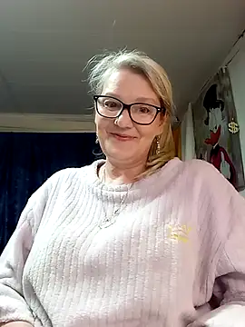 Snapshot of irinamaux chatting on May 11, 4:15 pm irinamaux online show from May 11, 4:15 pm
