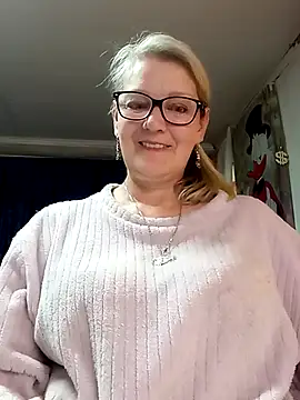 Snapshot of irinamaux chatting on May 12, 4:20 am irinamaux online show from May 12, 4:20 am