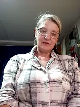 Snapshot of irinamaux chatting on May 27, 5:26 am irinamaux online show from May 27, 5:26 am