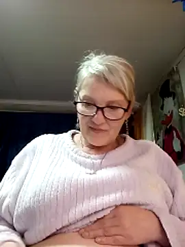 Snapshot of irinamaux chatting on May 28, 12:57 pm irinamaux online show from May 28, 12:57 pm
