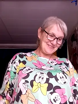 Snapshot of irinamaux chatting on June 1, 2:08 pm irinamaux online show from June 1, 2:08 pm