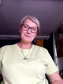 Snapshot of irinamaux chatting on June 3, 3:17 pm irinamaux online show from June 3, 3:17 pm