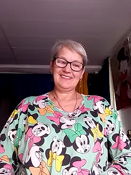 Snapshot of irinamaux chatting on June 4, 6:52 am irinamaux online show from June 4, 6:52 am