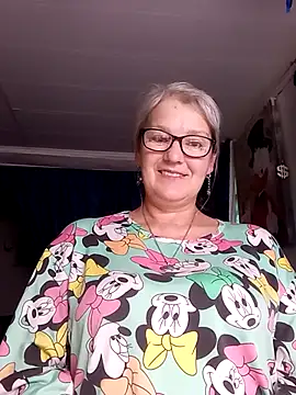 Snapshot of irinamaux chatting on June 5, 4:08 am irinamaux online show from June 5, 4:08 am