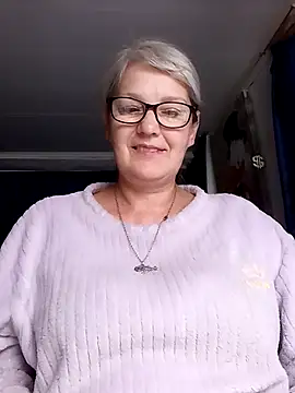 Snapshot of irinamaux chatting on June 14, 5:42 am irinamaux online show from June 14, 5:42 am