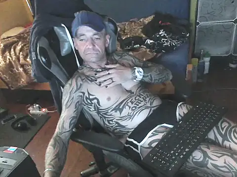 Tomi18cmm2 online show from September 28, 6:19 am