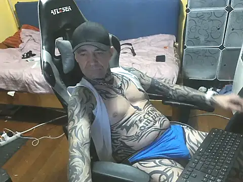 Tomi18cmm2 online show from November 2, 7:38 pm