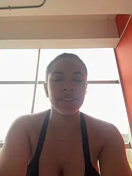 Snapshot of Brunettexio chatting on February 8, 3:21 pm Brunettexio online show from February 8, 3:21 pm