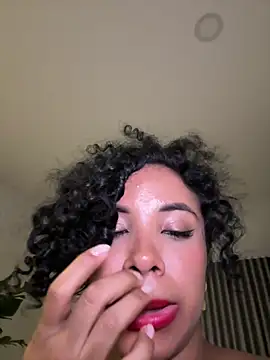 Snapshot of Brunettexio chatting on March 7, 5:18 am Brunettexio online show from March 7, 5:18 am