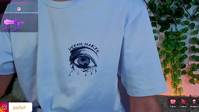 Snapshot of Levii_Ackermann chatting on September 22, 12:51 pm Levii Ackermann online show from September 22, 12:51 pm