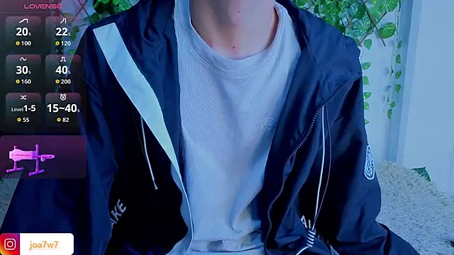 Snapshot of Levii_Ackermann chatting on September 27, 12:43 pm Levii Ackermann online show from September 27, 12:43 pm