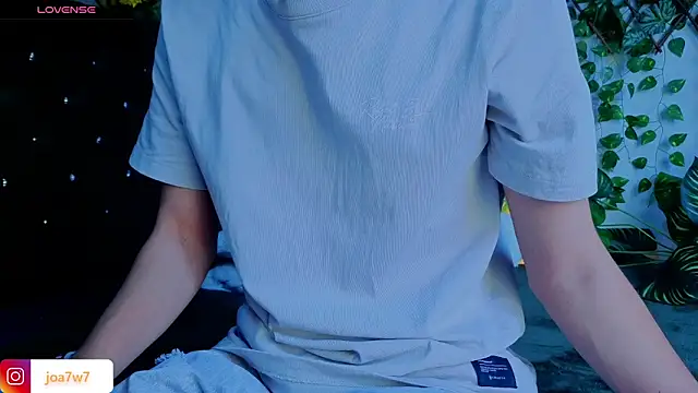 Snapshot of Levii_Ackermann chatting on September 30, 2:44 pm Levii Ackermann online show from September 30, 2:44 pm