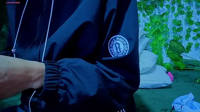 Snapshot of Levii_Ackermann chatting on October 2, 1:51 pm Levii Ackermann online show from October 2, 1:51 pm