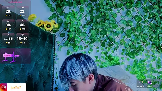 Snapshot of Levii_Ackermann chatting on October 9, 2:04 pm Levii Ackermann online show from October 9, 2:04 pm