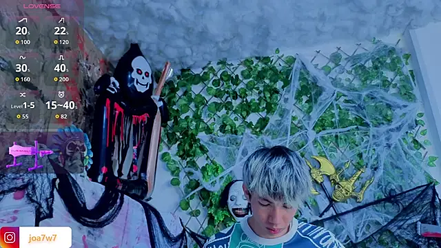 Snapshot of Levii_Ackermann chatting on October 14, 2:18 pm Levii Ackermann online show from October 14, 2:18 pm