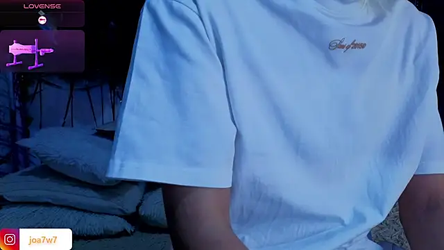 Snapshot of Levii_Ackermann chatting on October 23, 2:27 pm Levii Ackermann online show from October 23, 2:27 pm