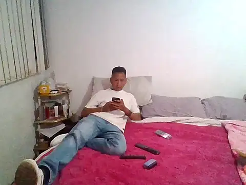 azul33 online show from September 28, 1:44 am