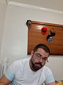 Zander823 online show from February 5, 7:35 am