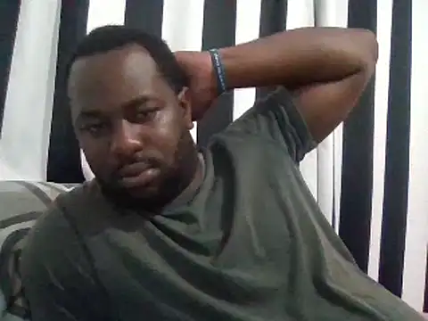 Snapshot of Bighood_T chatting on December 23, 5:06 am Bighood T online show from December 23, 5:06 am