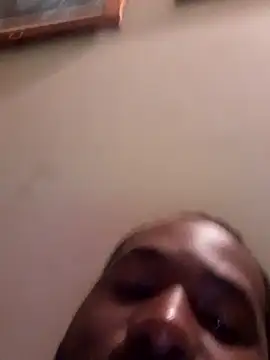 Snapshot of Bighood_T chatting on December 24, 1:27 am Bighood T online show from December 24, 1:27 am