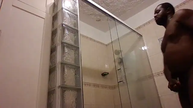 Snapshot of Bighood_T chatting on October 2, 4:08 am Bighood T online show from October 2, 4:08 am