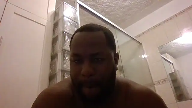 Snapshot of Bighood_T chatting on October 24, 3:47 am Bighood T online show from October 24, 3:47 am