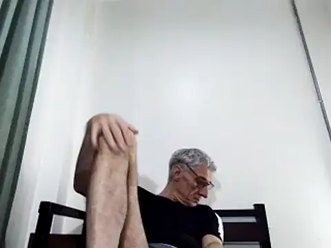 BIGUNCUTHARDCOCK online show from March 5, 3:51 am