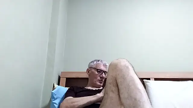 BIGUNCUTHARDCOCK online show from January 17, 2:44 pm