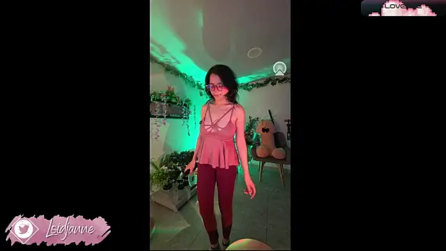 loIijanne online show from July 5, 11:23 pm